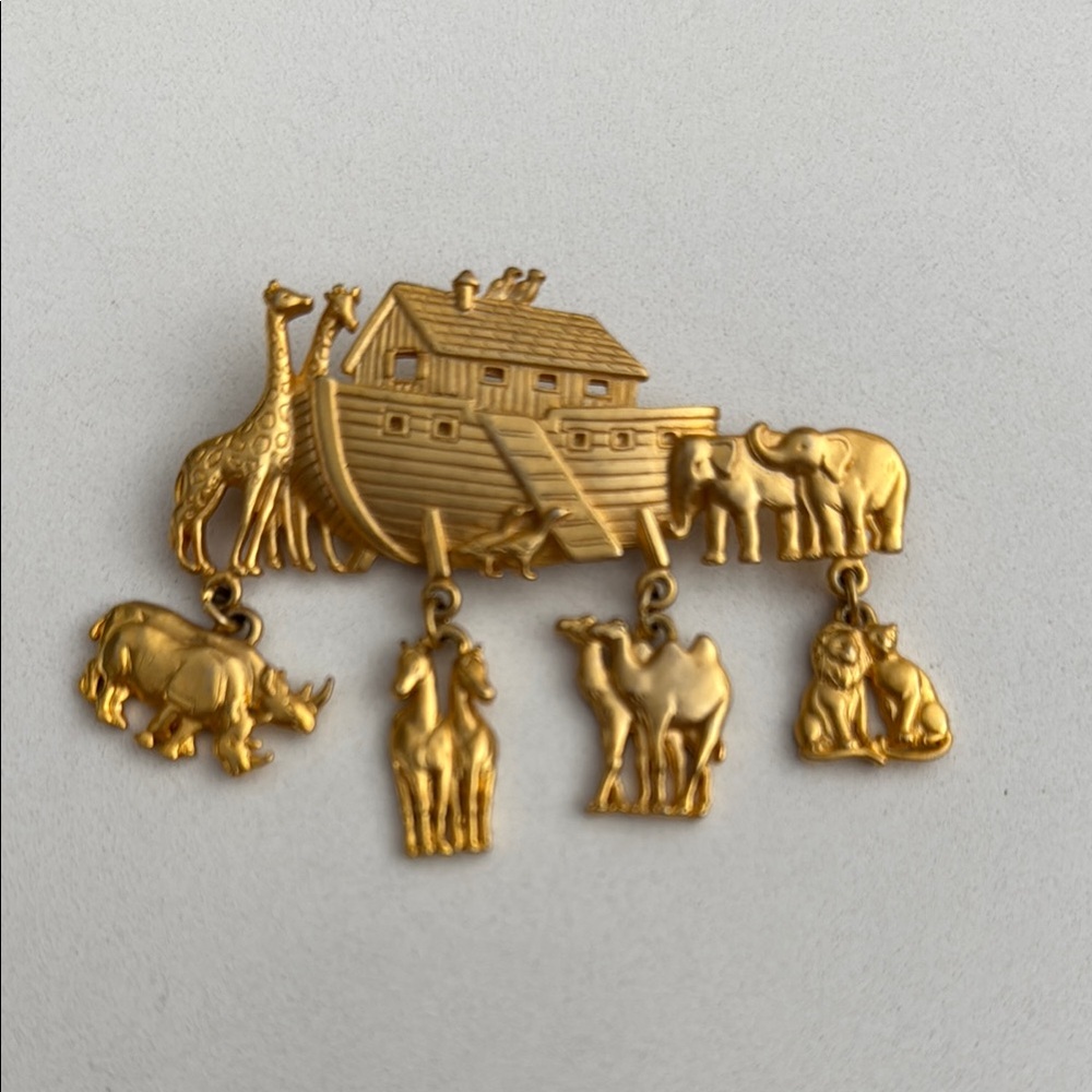 JJ jewelry vintage Gold Noah's Ark Animal Brooch